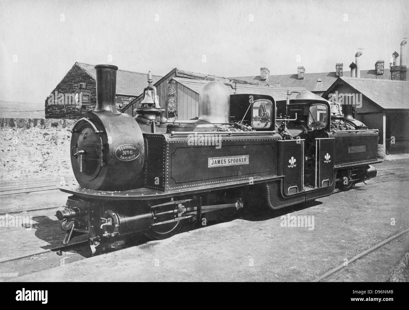 Ffestiniog Railway Locomotive à vapeur no 8 'James Spooner', 1872. Ce 0-4-4-0 Fairlie locomotive des brevets a été construit par l'Avonside Engine Company Ltd, Bristol, Angleterre, en 1872 pour le chemin de fer à voie étroite entre Ffestiniog et Blaenau Ffestiniog Portmadoc en Galles, desservant les ardoisières, ainsi que le transport de passagers. L'ingénieur écossais Robert Fairlie (1831-1885) fit breveter son design pour double-clos, poussez-me-tirez-vous, les locomotives dans environ 1864. Photographie. Banque D'Images
