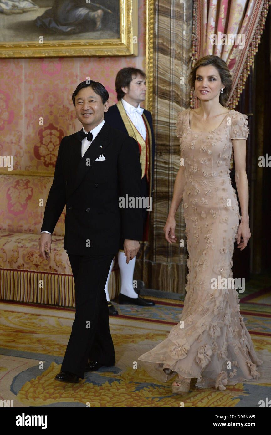 12 juin 2013 - Madrid, Espagne - Le Prince Felipe d'Espagne et de la princesse Letizia d'Espagne recevoir Prince héritier Naruhito du Japon pour un dîner de gala au Palais Royal pendant le troisième jour de sa visite en Espagne le 12 juin 2013 à Madrid, Espagne. Prince héritier Naruhito japonais est sur six jours de visite officielle en Espagne à l'occasion du 400e anniversaire des relations bilatérales entre les nations. (Crédit Image : © Jack Abuin/ZUMAPRESS.com) Banque D'Images