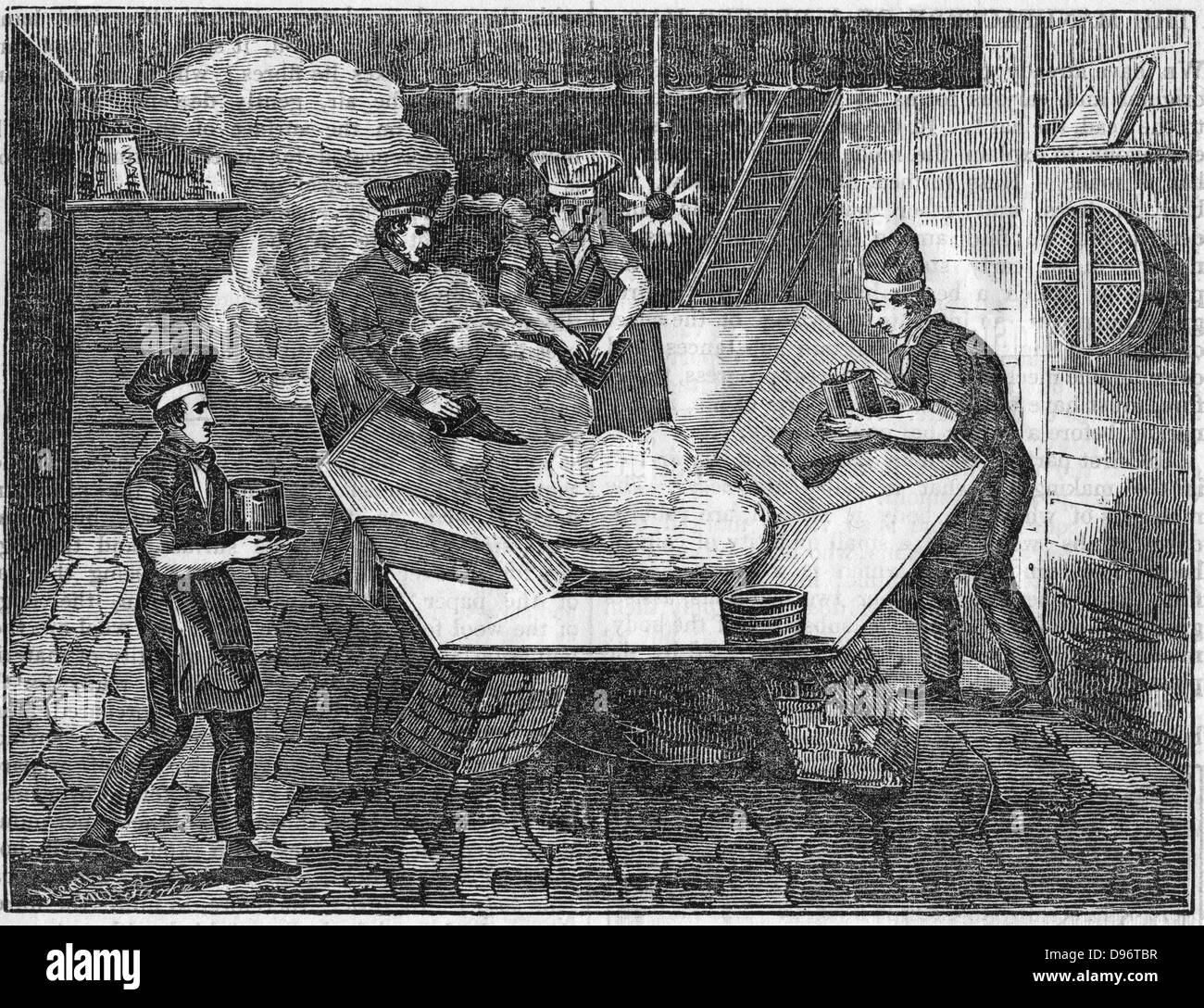 Chapeaux de castor ; "feutrage" le corps du chapeau à la 'électrique'. Le mercure a été utilisé au cours de la fabrication et de chapeliers ont souffert de la typique incontrôlables de l'empoisonnement au mercure. À partir de 'Le samedi Magazine', Londres, 10 janvier 1835. Gravure sur bois. Banque D'Images