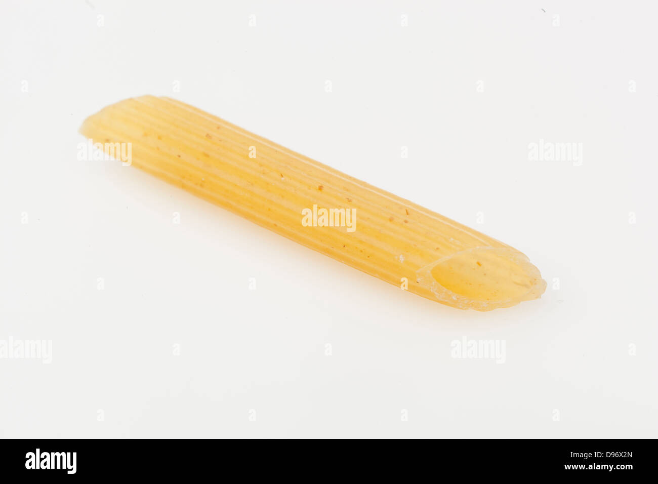 Penne à sec non cuit pâtes italiennes regata Banque D'Images