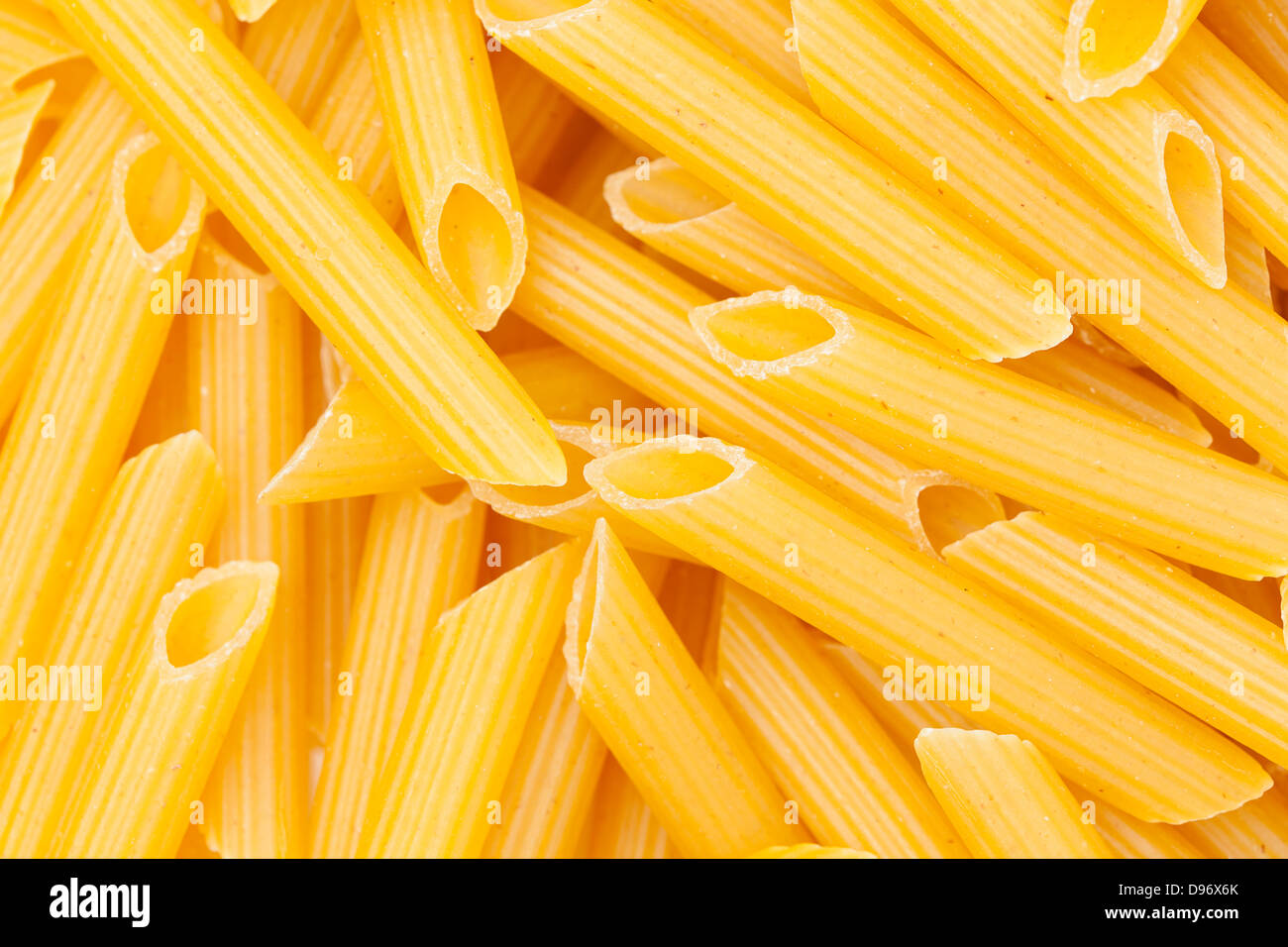 Penne à sec non cuit pâtes italiennes regata Banque D'Images
