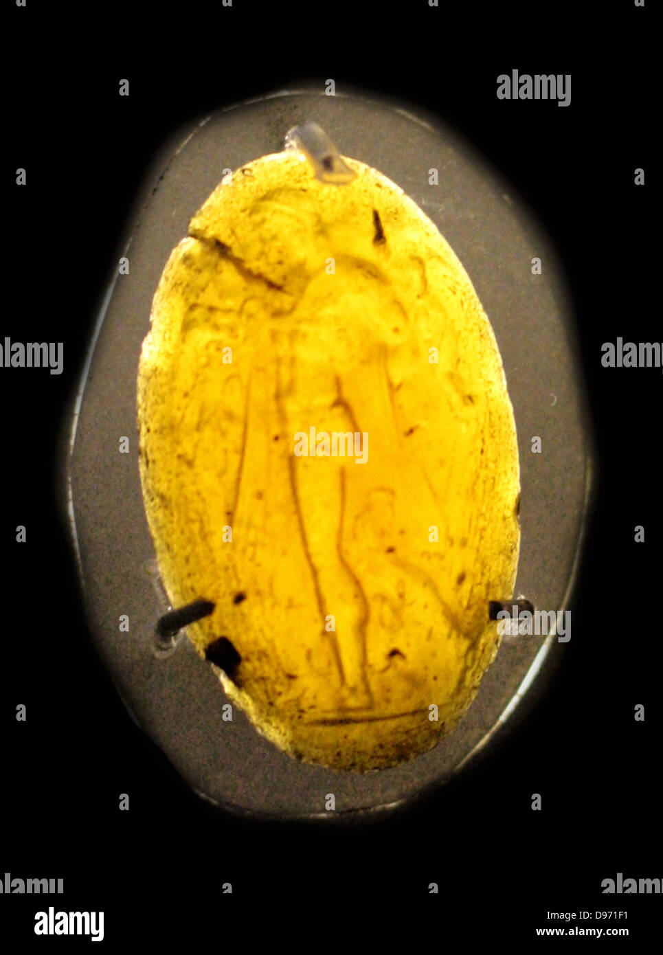 Intailles gréco-romaine. Au cours de la 2e et 1e siècles avant J.-C., les royaumes hellénistiques ont été progressivement absorbées dans le domaine de l'épandage la domination romaine. Avec les intailles de ce temps il est rarement possible d'établir une distinction entre les Grecs et Romains de la fabrication ou de déterminer les dates précises ou d'origines. Leur large gamme de styles et de sujets démontre l'éclectisme de l'âge : alors que certains semblent délibérément archaising ou classique, d'autres semblent faire allusion à des événements contemporains. Banque D'Images