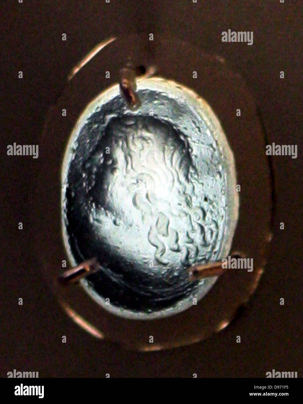 Intailles gréco-romaine. Au cours de la 2e et 1e siècles avant J.-C., les royaumes hellénistiques ont été progressivement absorbées dans le domaine de l'épandage la domination romaine. Avec les intailles de ce temps il est rarement possible d'établir une distinction entre les Grecs et Romains de la fabrication ou de déterminer les dates précises ou d'origines. Leur large gamme de styles et de sujets démontre l'éclectisme de l'âge : alors que certains semblent délibérément archaising ou classique, d'autres semblent faire allusion à des événements contemporains. Banque D'Images