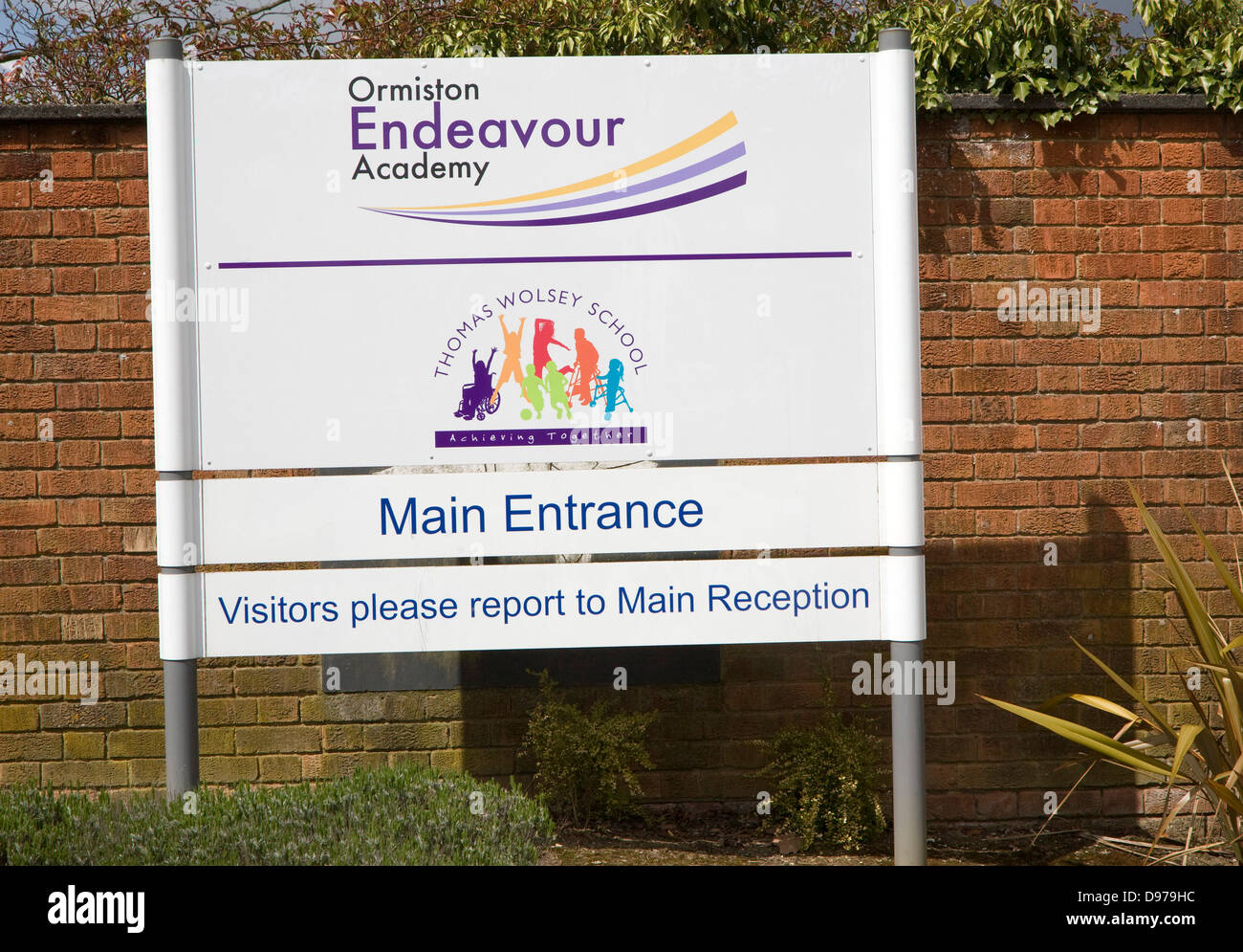 S'efforcer Ormiston Academy School signe et entrée principale, Ipswich, Suffolk, Angleterre Banque D'Images