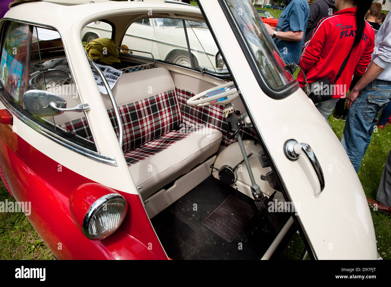 BMW Isetta voiture classique rouge Banque D'Images