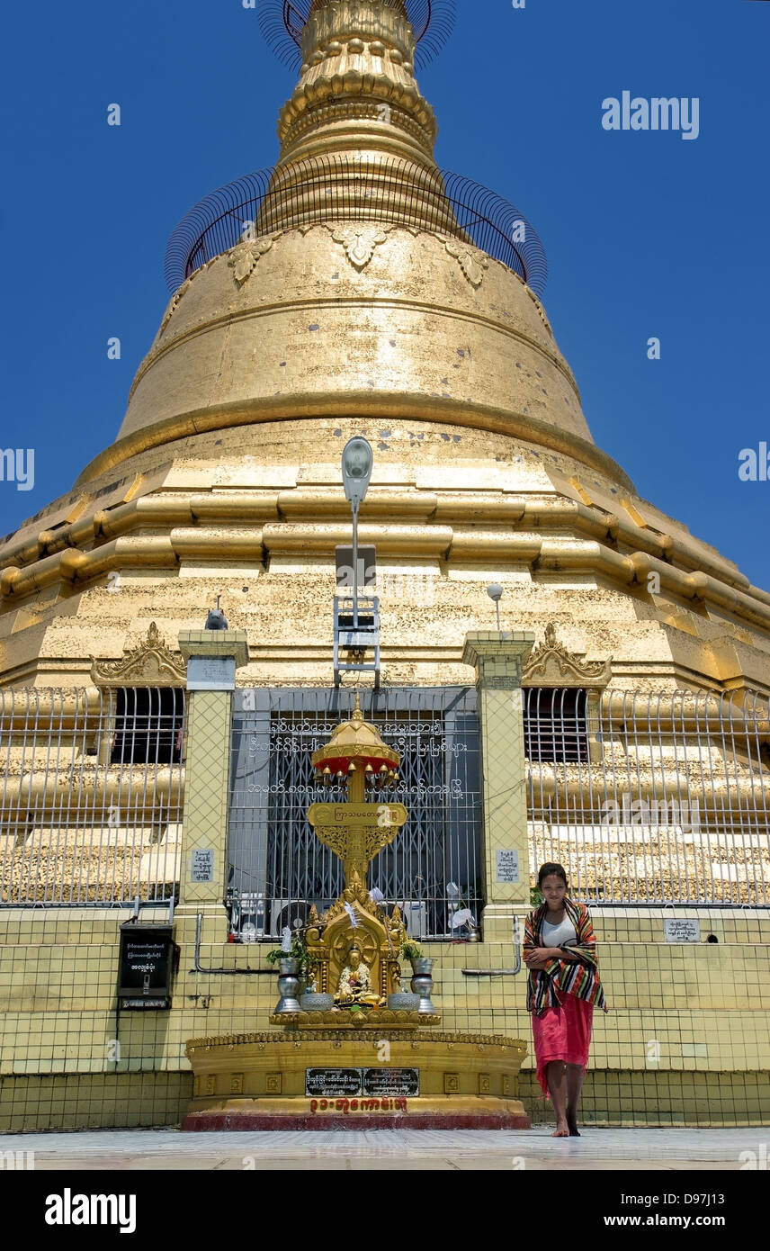 La Pagode Botataung Banque D'Images