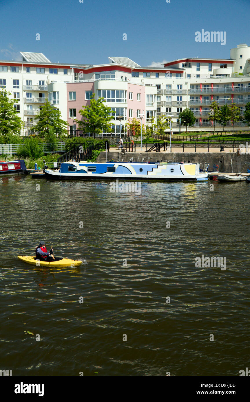 Kayak port flottant, Bristol, Angleterre. Banque D'Images