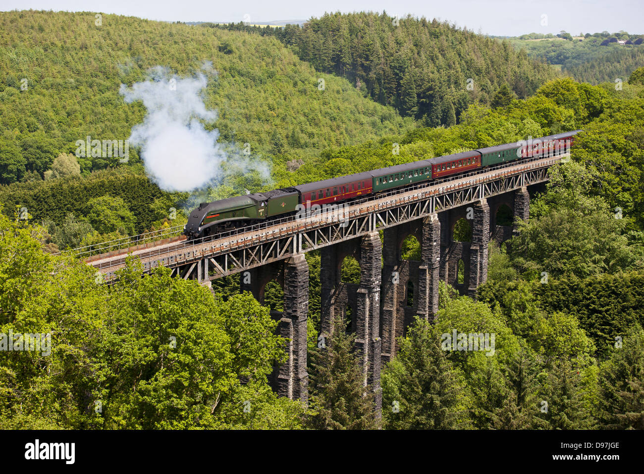 Le Royal Duchy Plus de vapeur Viaduc St Pinnock à Cornwall Banque D'Images