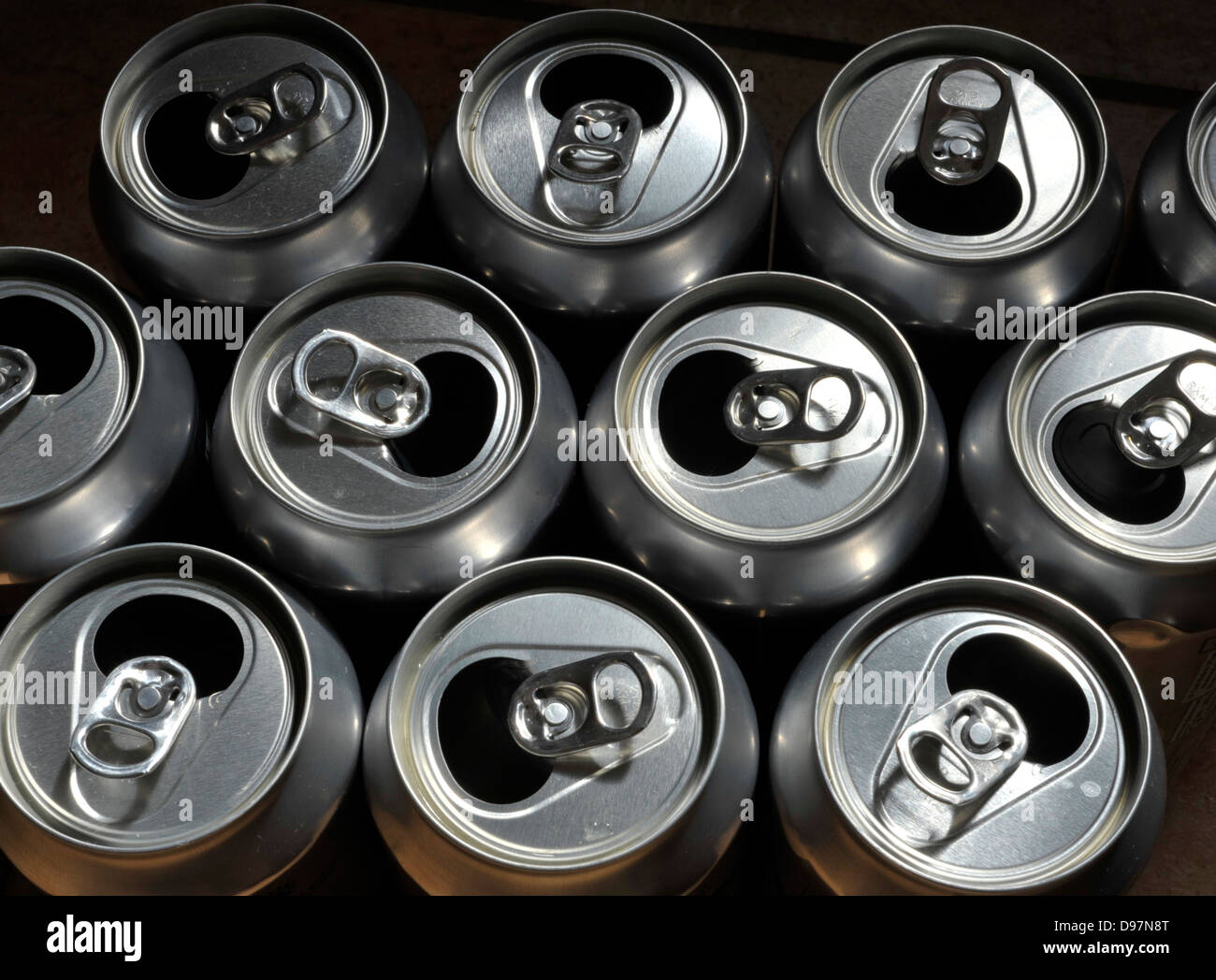 Canettes de boissons en aluminium vides. Banque D'Images