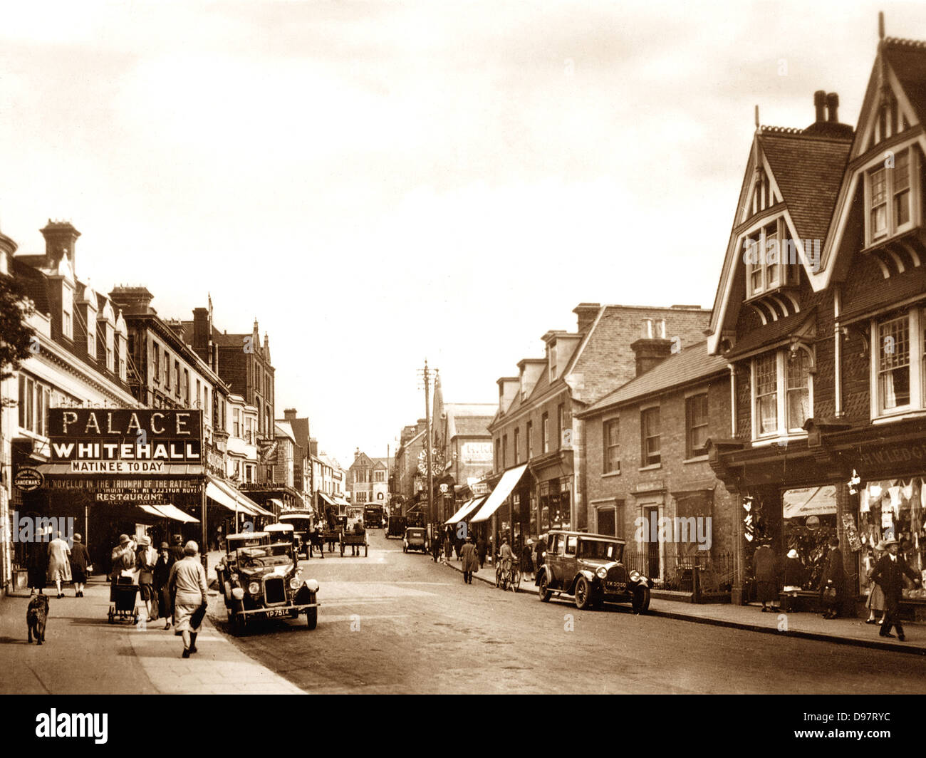 London Road East Grinstead probablement 1920 Banque D'Images