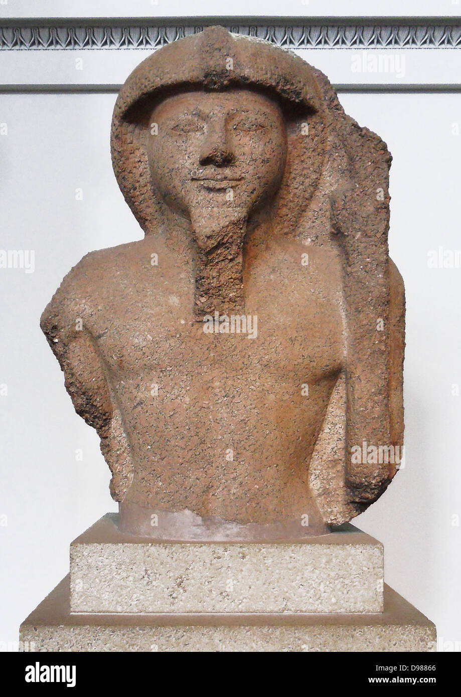 Buste d'une statue de granit de Ramsès II L'Egypte. 19e dynastie, vers 1250 avant JC. Banque D'Images