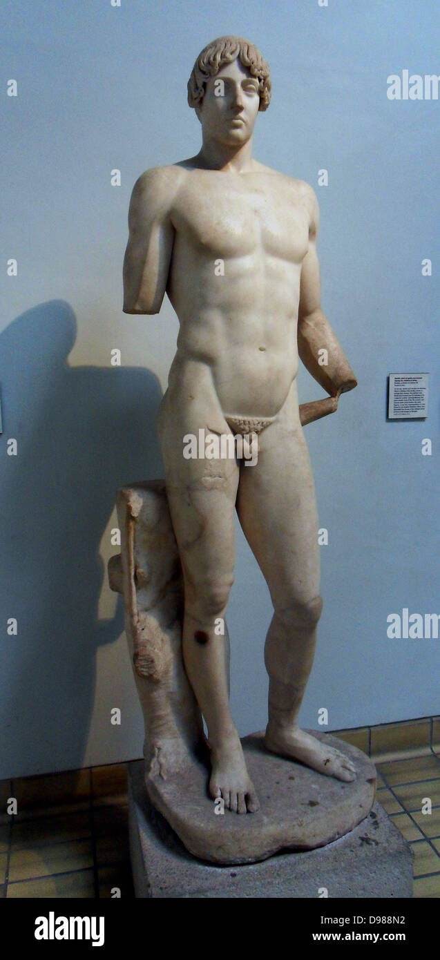 Statue en marbre d'un des jeunes, 1er siècle romain copie d'annonce d'un Grec orriginal Banque D'Images