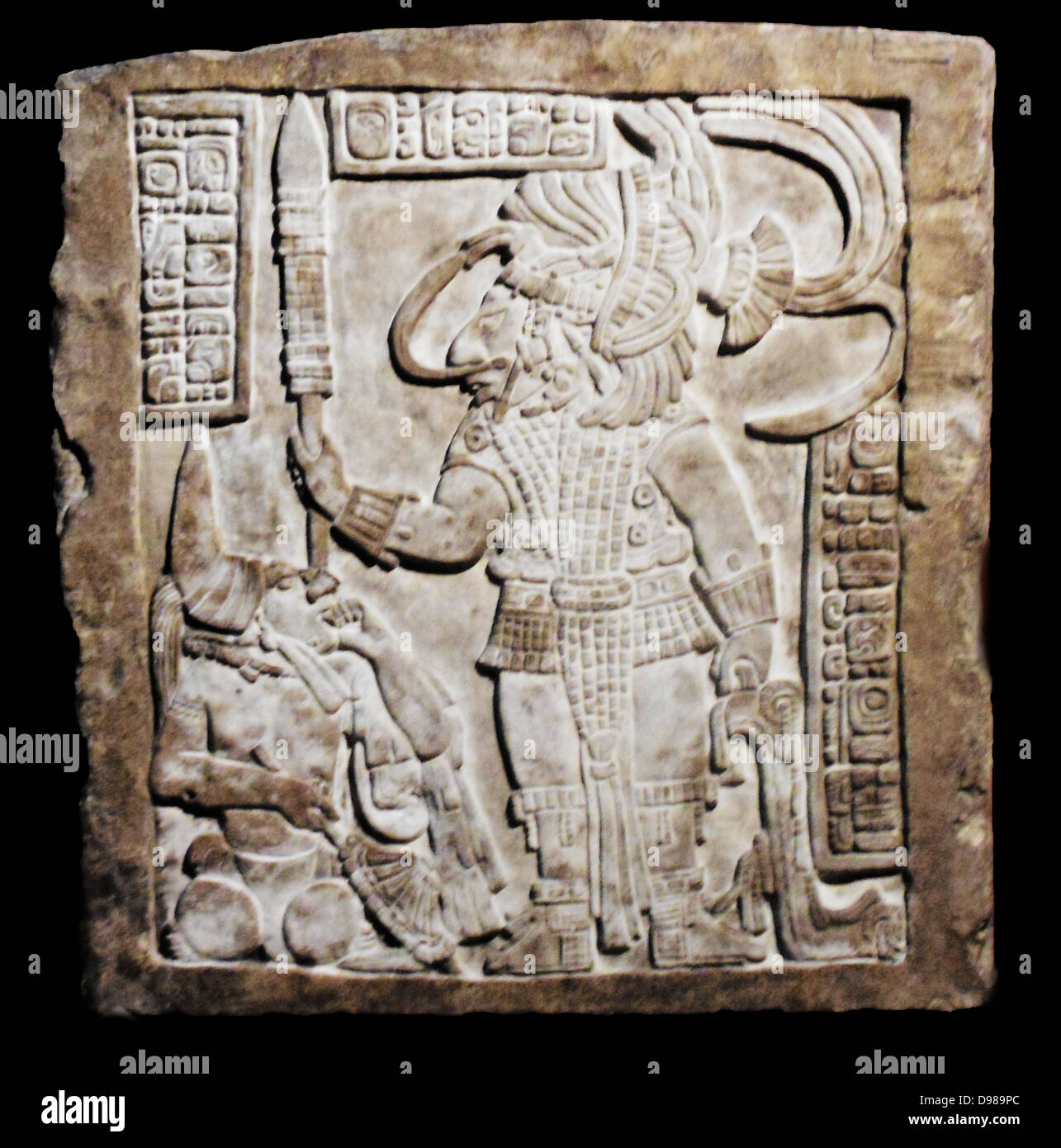 Yaxchilán linteau 16 Maya, période Classique (600-900 AD) de Yaxchilán, au Mexique. Une scène de la victoire d'un temple maya. Ce Banque D'Images