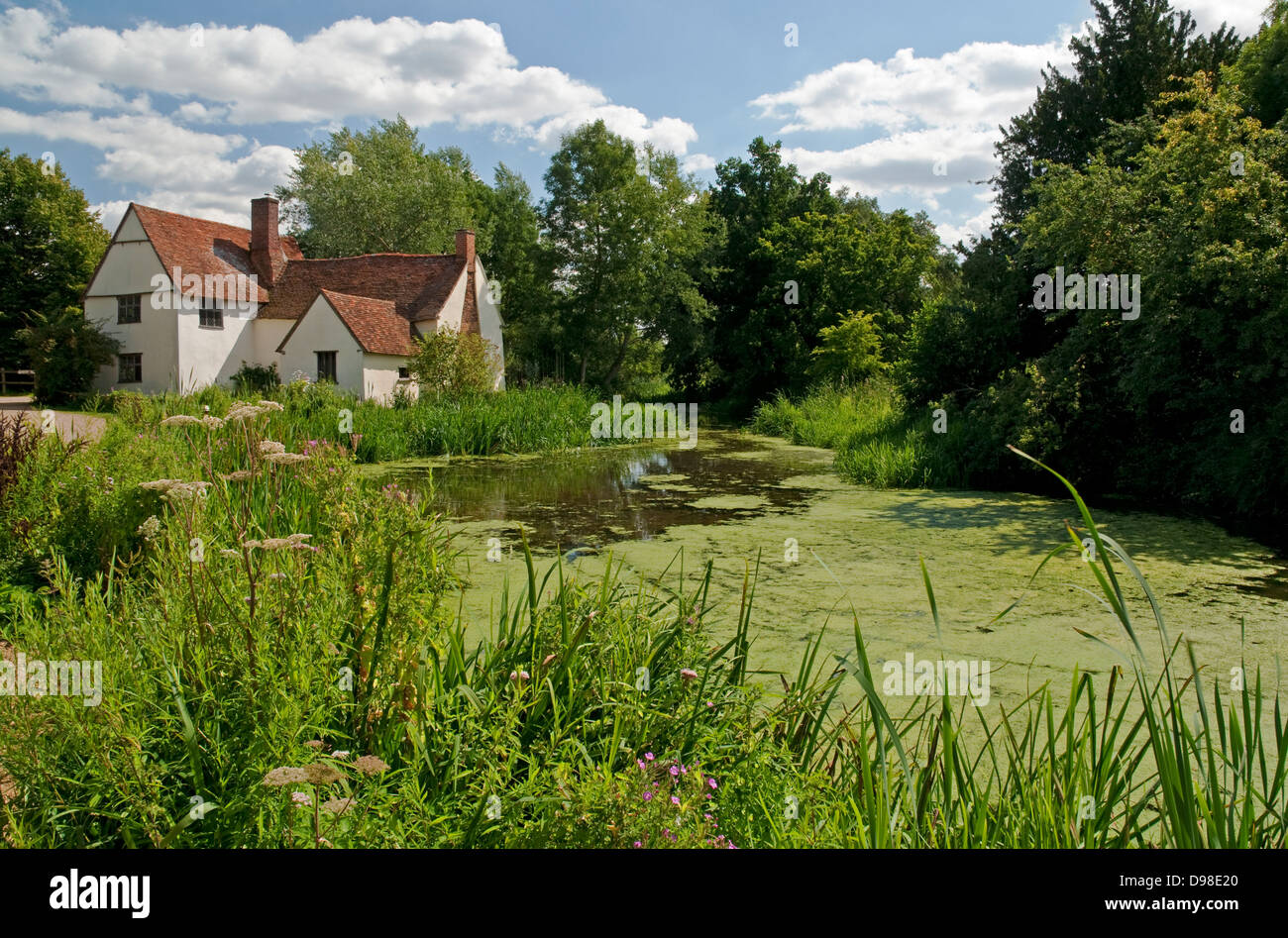 Image paysage montrant Willy Lott's Cottage au moulin de Flatford près de Dedham, UK. Banque D'Images