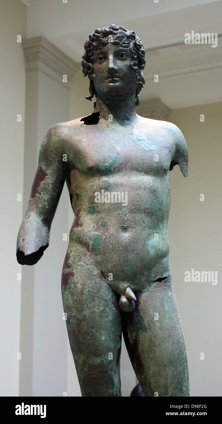 Statue de bronze grecque antique Banque de photographies et d'images à  haute résolution - Alamy