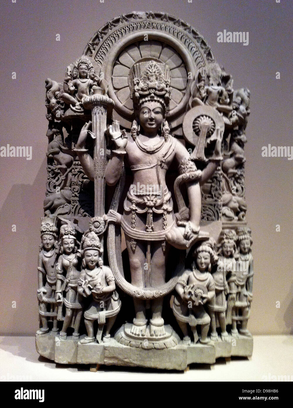 Une stèle de quatre forces Vishnu. L'Inde, 10ème-11ème siècle. Le grès Banque D'Images