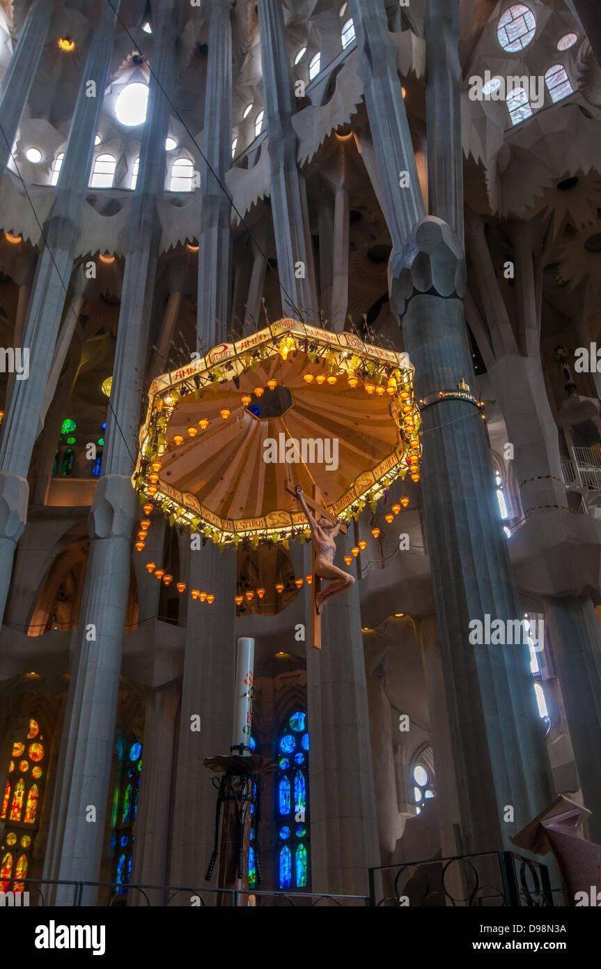 L'intérieur de la Sagrada Familia, Barcelone, Espagne Banque D'Images