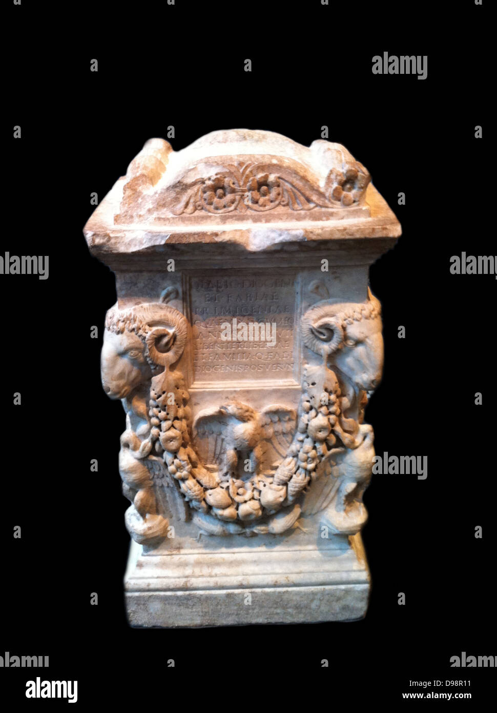 Autel funéraire romain en marbre. Au début de l'Impériale, ca Julio-claudiens. A.D. 14-68 Banque D'Images