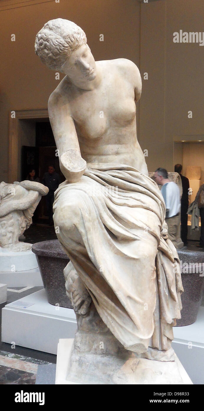 Statue en marbre d'un assis muse. Roman 1er ou 2ème siècle après J.-C. Banque D'Images