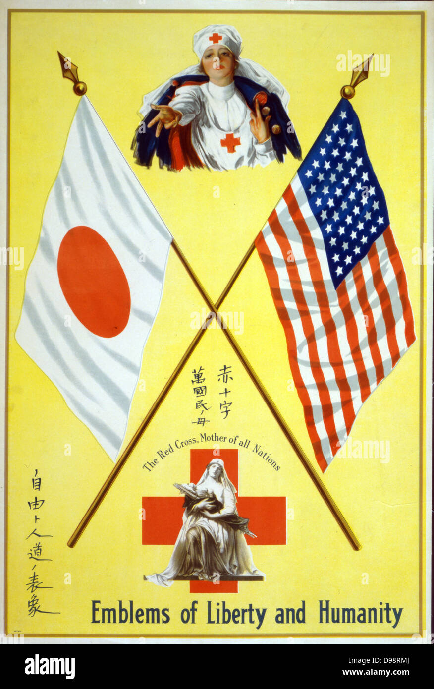 Emblèmes de la liberté et l'humanité : la croix rouge, Mère de toutes les nations. Les infirmières de la Croix rouge entre les drapeaux des États-Unis et du Japon. La Première Guerre mondiale 1914-1918 l'affiche de la Croix Rouge. Ong Banque D'Images