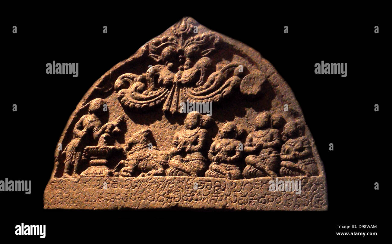Stèle commémorative ('Stone of Heroes'). 14e siècle, 15e siècle, la dynastie Vijayanagara (15ème-16ème siècle) sculpture de basalte de l'Inde, Karnataka Banque D'Images