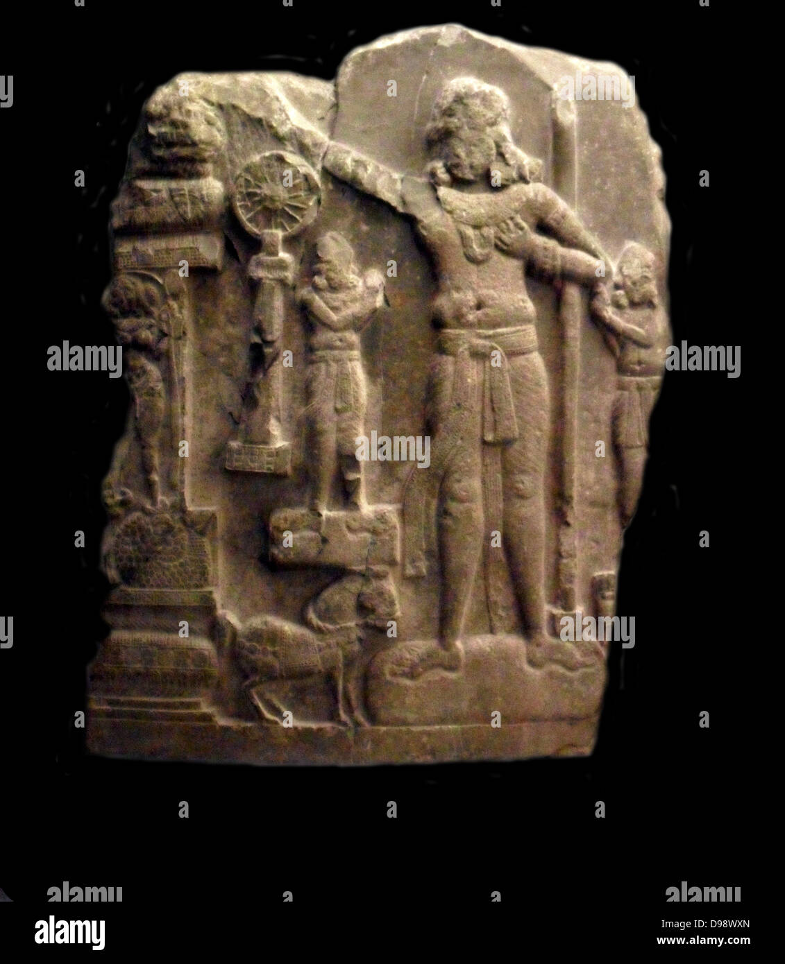 La règle universelle, peut-être Chakravatin (Ashoka le grand) 1er siècle avant notre ère/CE. Conservé au musée Guimet. L'École de sculpture en calcaire Amaravati marmoréenne d'Andhra Pradesh, Inde. Les premières références à un cakravala cakravartin apparaissent dans les monuments de l'époque Maurya (322-185 avant notre ère), dédié à la grande Ashoka Banque D'Images