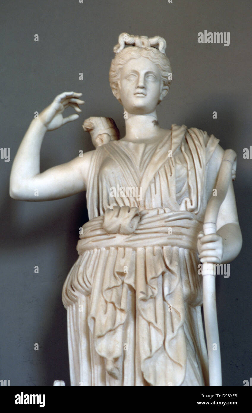 Diana, ancienne déesse romaine de la chasse et de la Lune, Artemis dans e panthéon grec. 2ème