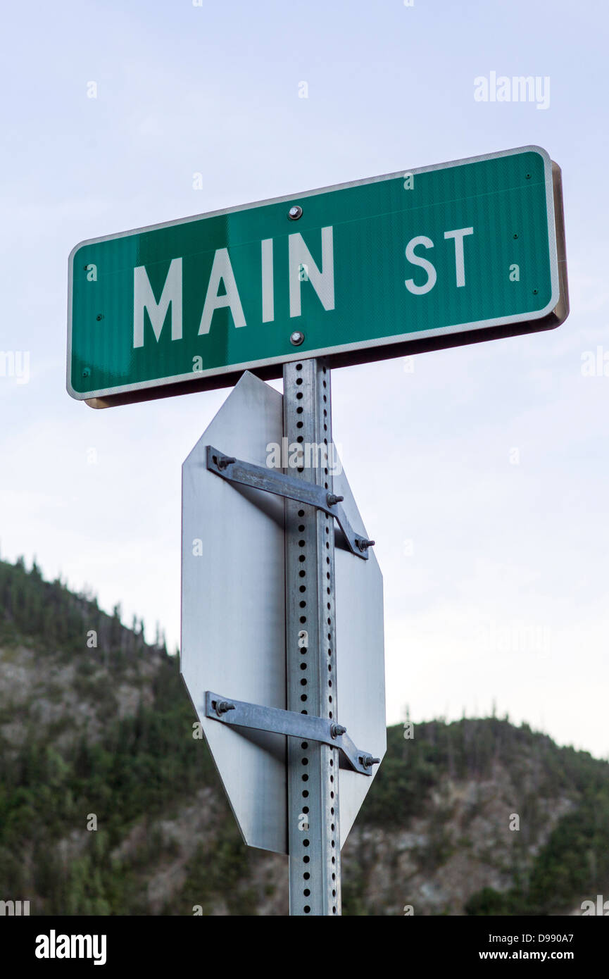 Main Street sign, minuscule et la ville éloignée de Chitina, Alaska, USA Banque D'Images