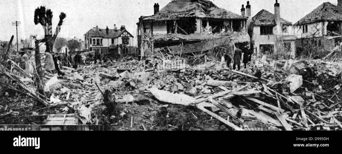 Clacton-on-Sea, Essex, Angleterre : les dommages causés sur la nuit du 30 avril/mai 1940 lorsque l'un pose de mines allemand s'est écrasé, tuant son équipage de quatre et trois civils, et en blessant plus de 160 personnes sur le terrain. Banque D'Images