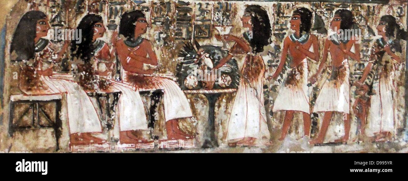 Stele Irynefer : niveau supérieur:Les dieux Anubis et Osiris intronisé Ahmes Nefertari face et Amenhotep première déifiée ; 2e niveau : son épouse et leur fille faire Mehytkhaty Hathor offres funéraires. Troisième niveau : Hathor est offre avec ses frères à ses parents. Règne de Seti I et Ramsès II de 1290-1220 av. Banque D'Images