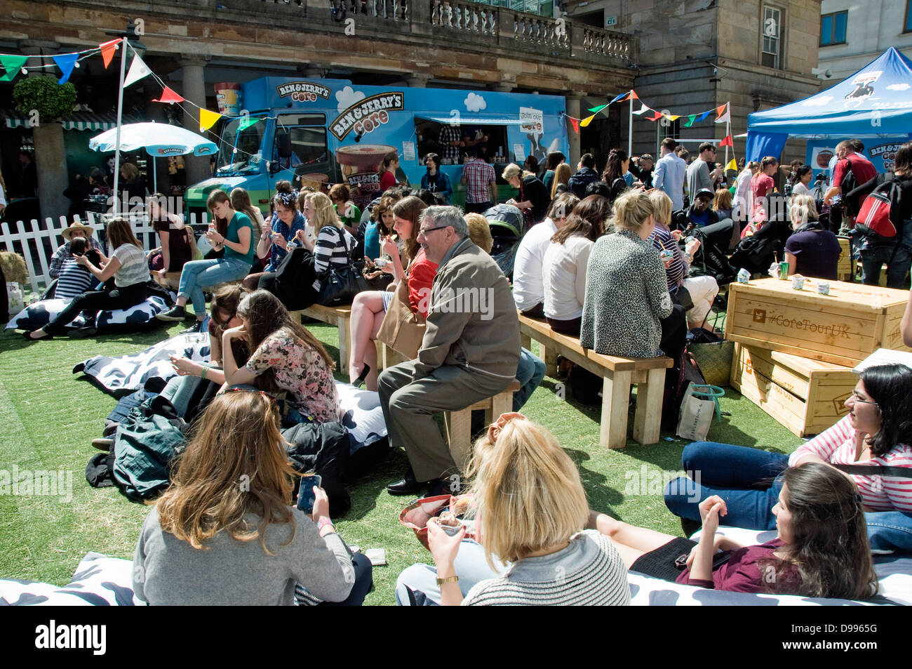 Ben & Jerry Core Ice Cream donner gratuitement à Covent Garden, Londres, UK Banque D'Images