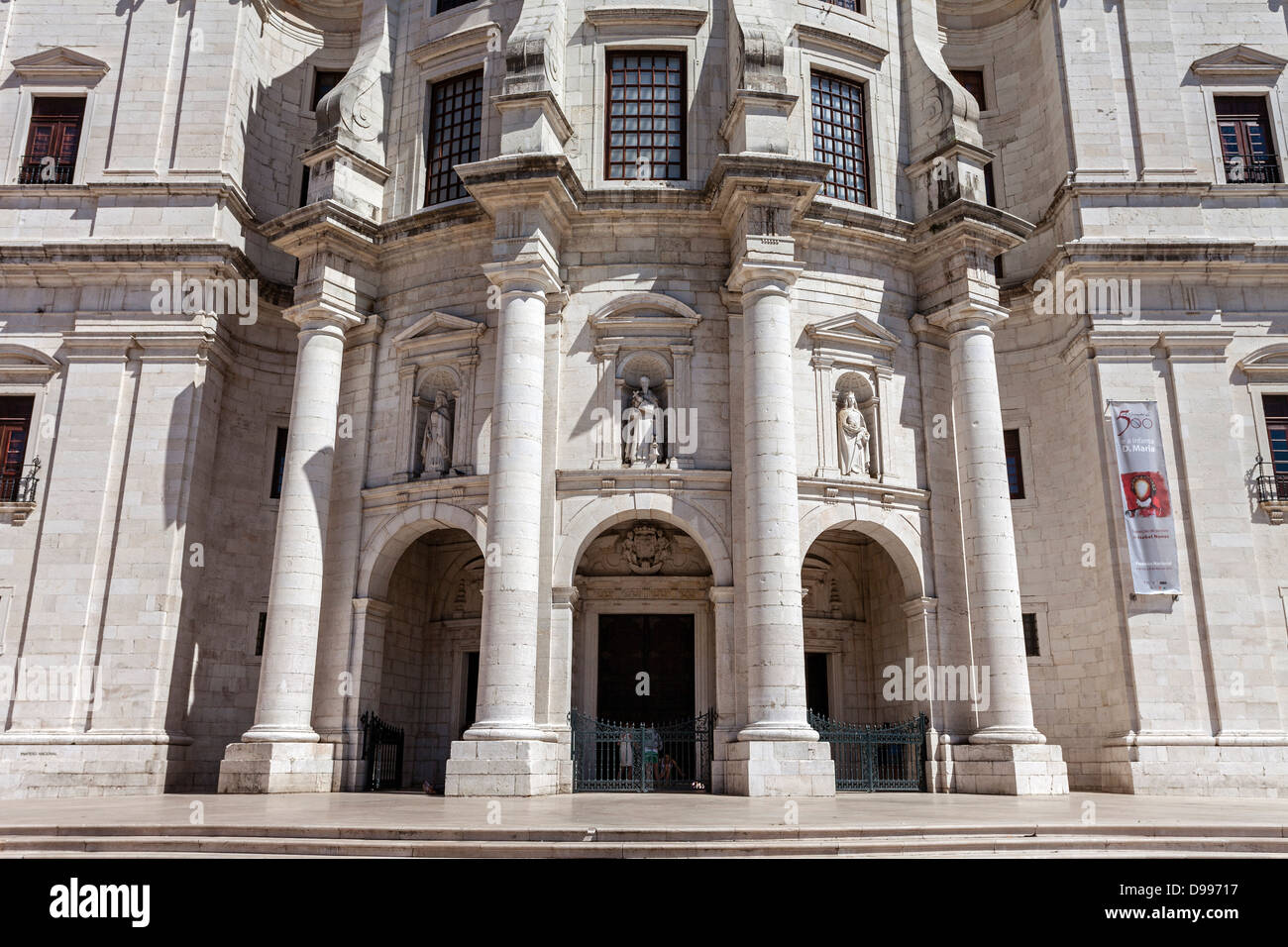 Close-up de l'entrée de l'église de Santa Engrácia, AKA Panthéon National (Panteão Nacional). Lisbonne, Portugal. Banque D'Images