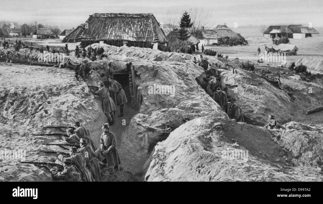 La Première Guerre mondiale 1914-1918 : infanterie autrichienne dans un complexe de tranchées, Jaisonna, Pologne, 1915. L'armée, militaire, soldat, l'enrichissement, les défenses, arme, Rifle Banque D'Images