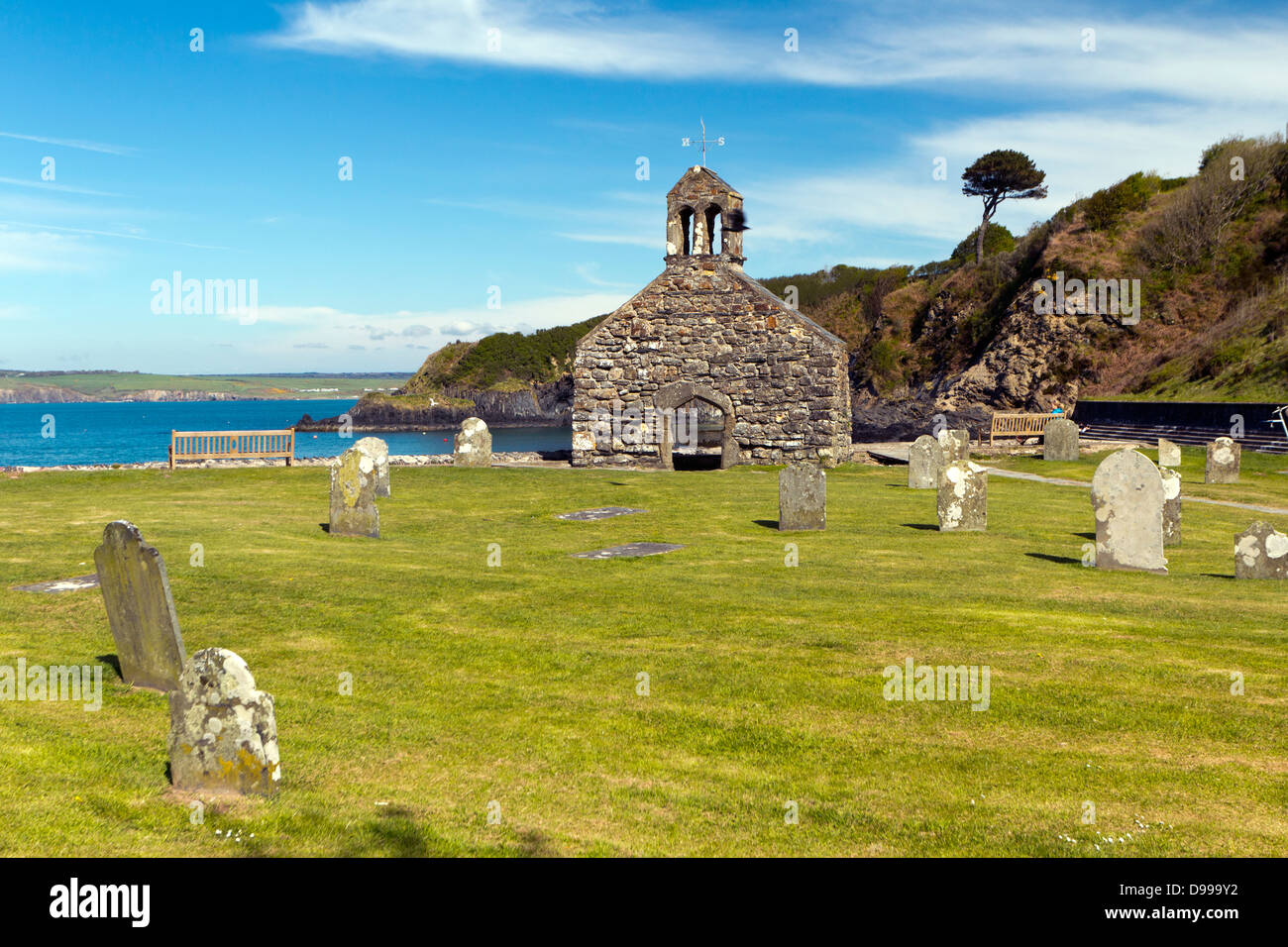 L'église Saint Brynach au MCG Yr Eglwys, Pembrokeshire, Pays de Galles, ruiné par la grande tempête de 1859. Banque D'Images