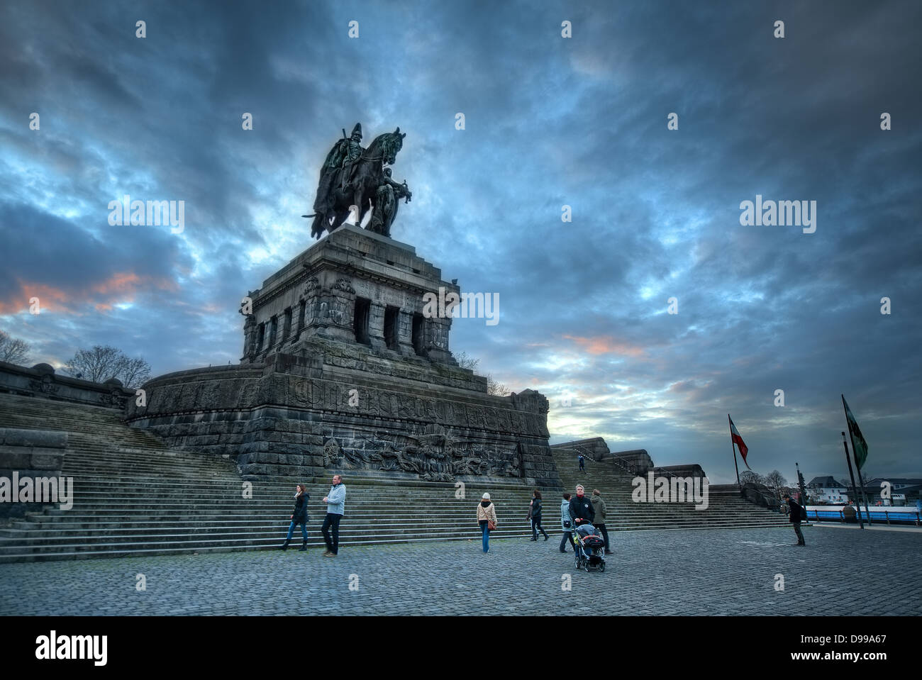Le monument à l'empereur Guillaume I d'Allemagne au Deutsches Eck à Coblence où les rivières du Rhin et Moselle rencontrez Banque D'Images