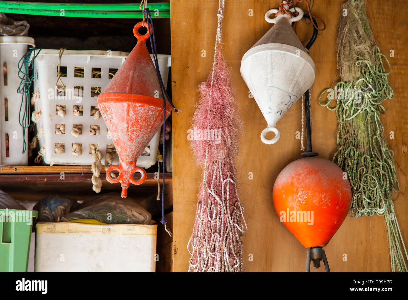 Détail de filets de pêcheurs et des outils de travail à Lago Maggiore, Italie Banque D'Images