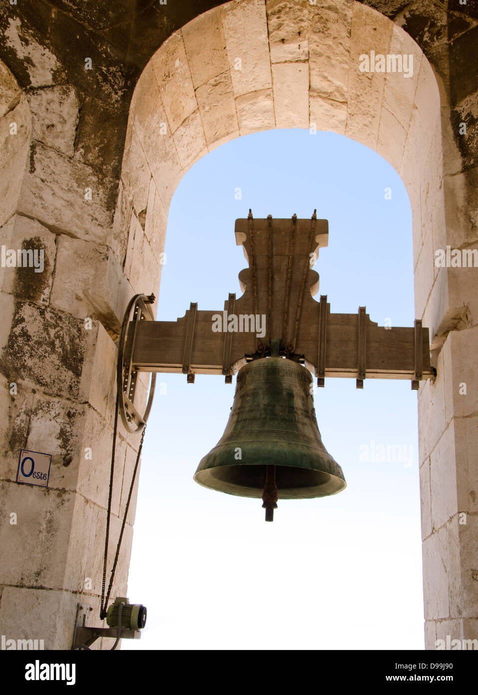 Les cloches de l'église dans le clocher de la cathédrale de Santa Cruz, dans le centre de Cadix, Andalousie, espagne. Banque D'Images