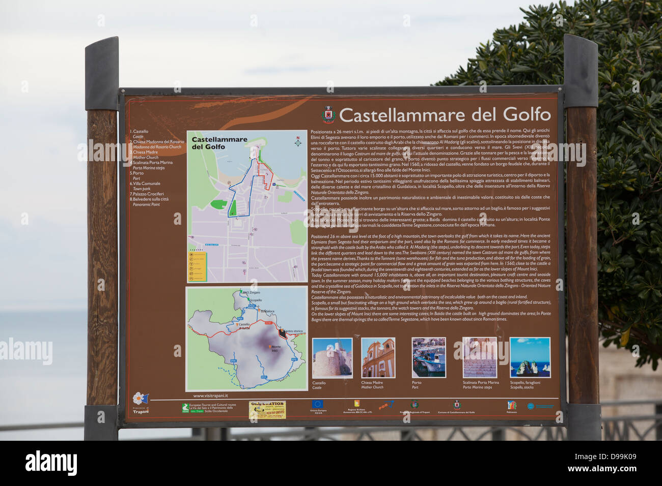 Castellammare del Golfo Map et signal d'information. Banque D'Images