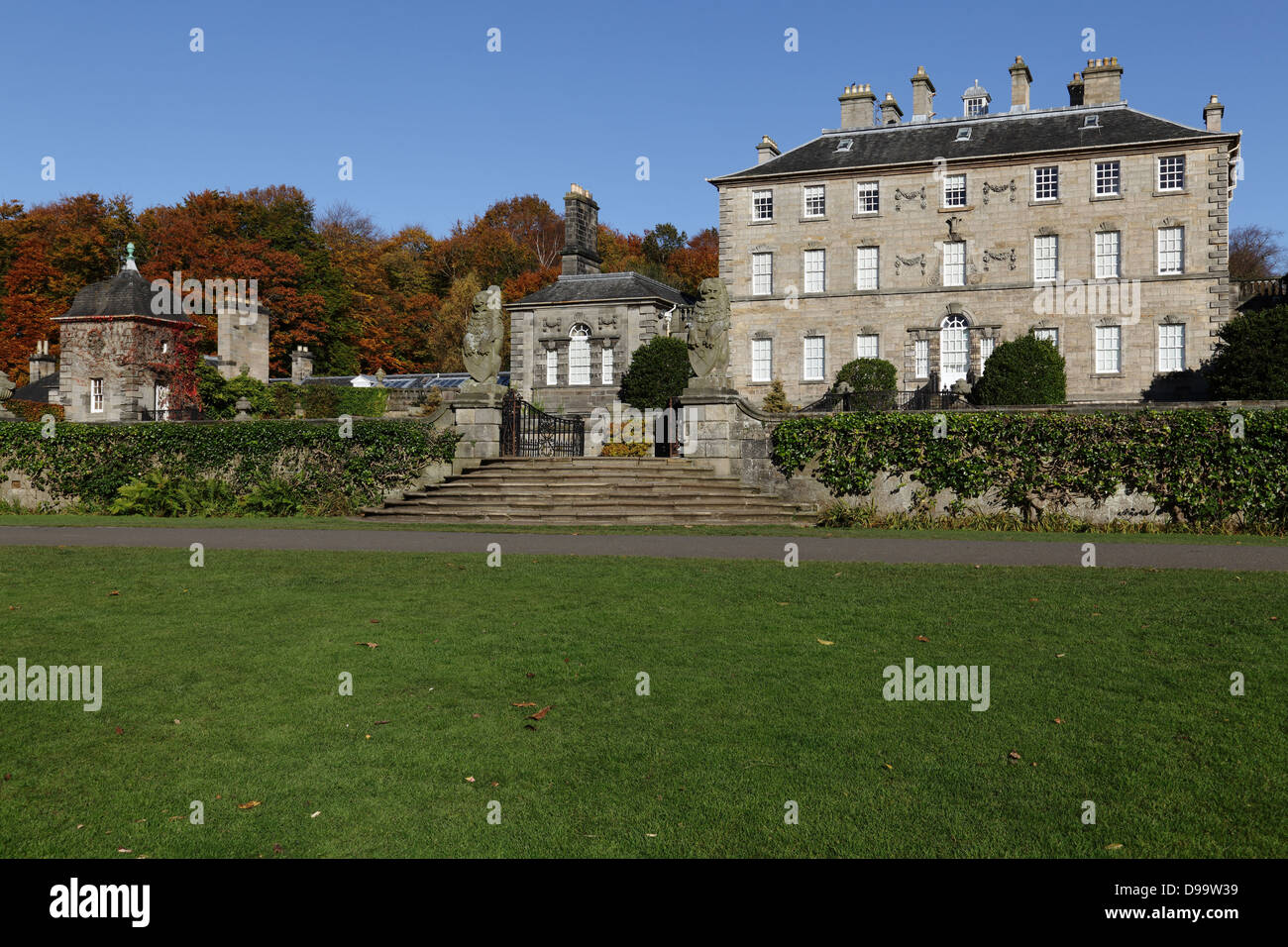 Automne à la Maison Pollok, dirigée par le National Trust for Scotland, à Pollok Country Park, Glasgow, Écosse, Royaume-Uni Banque D'Images