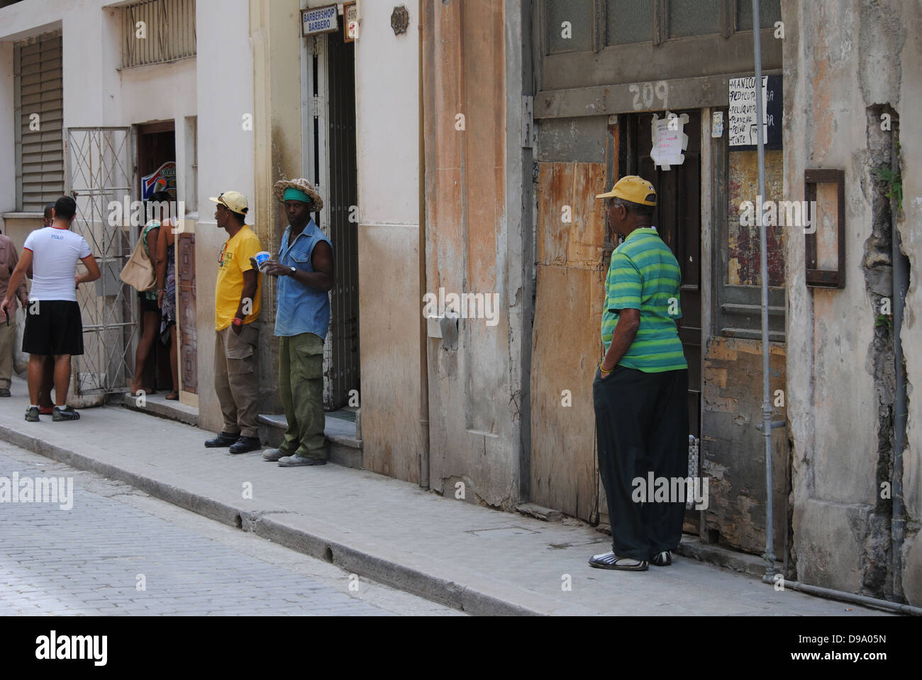 Les cubains dans l'embrasure Banque D'Images