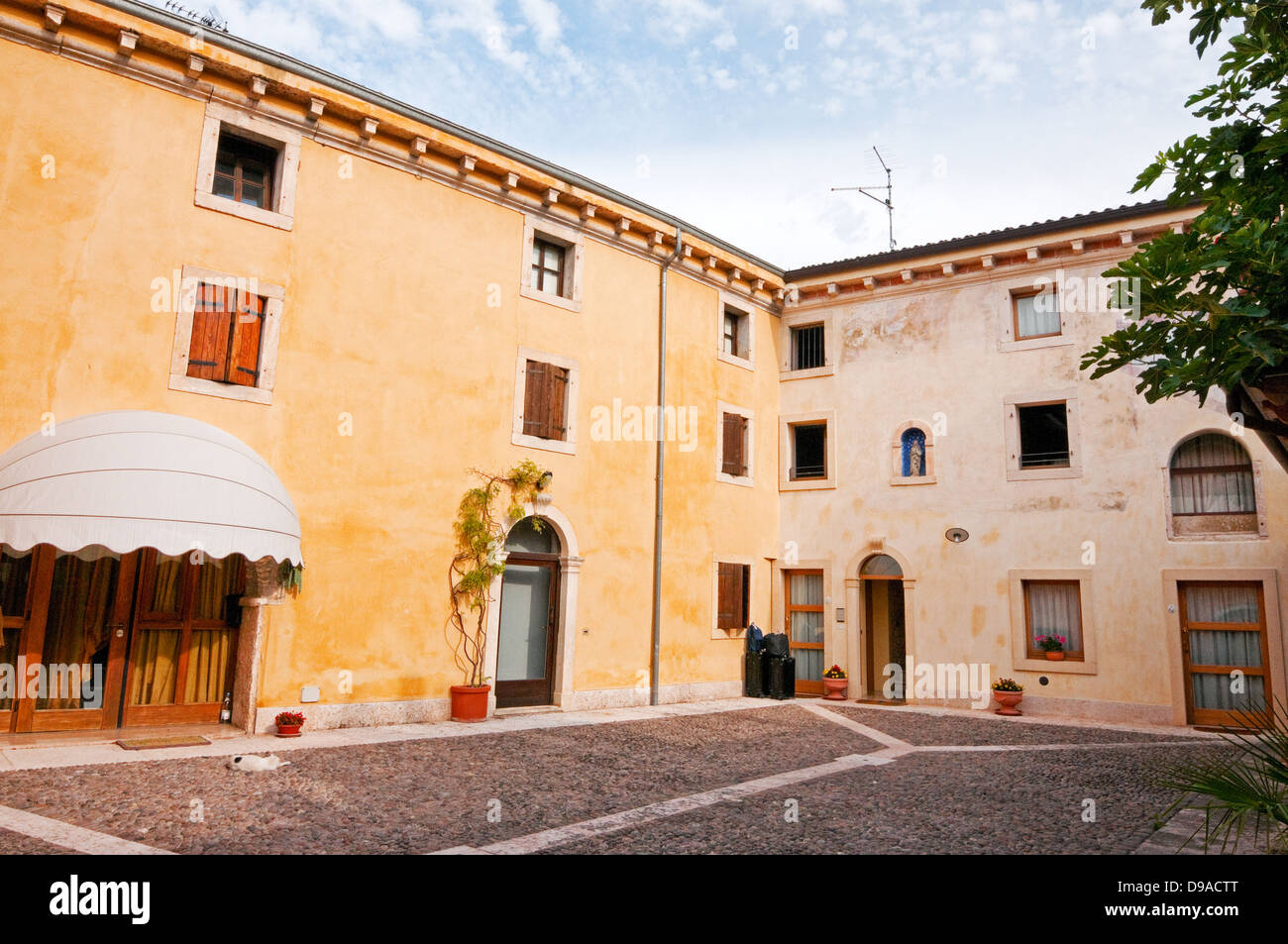Cour de guesthouse, Rovigo, Italie Banque D'Images