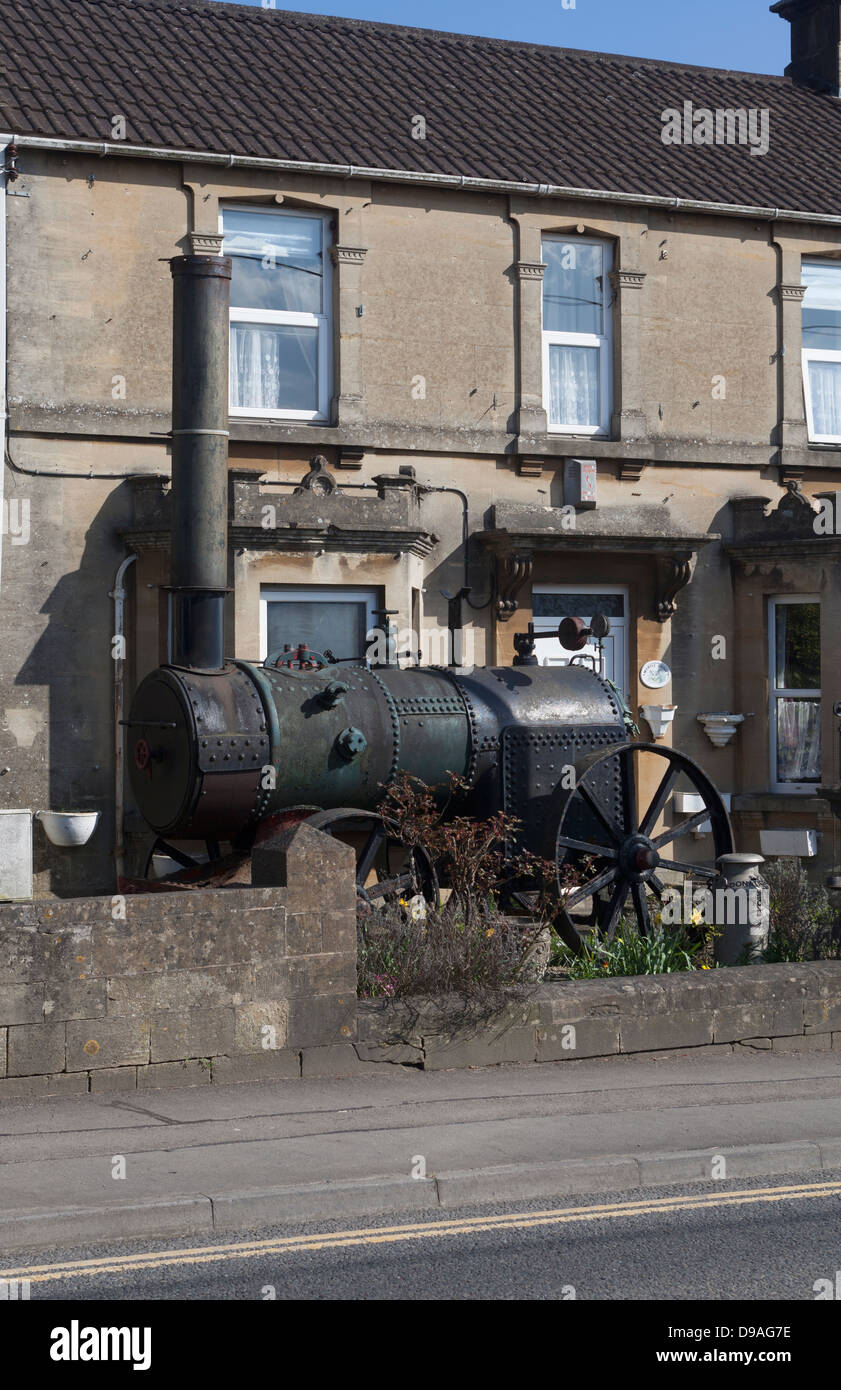 Vieux moteur à vapeur dans le jardin de la maison fort Banque D'Images