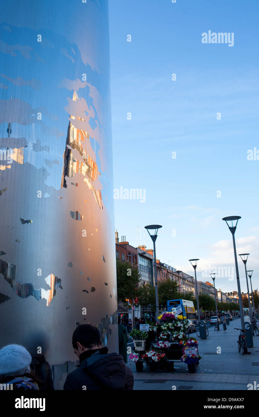 Le Spire de Dublin ou 'le monument de la lumière, l'architecture contemporaine situé sur O'Connell street, dans le centre de Dublin Banque D'Images