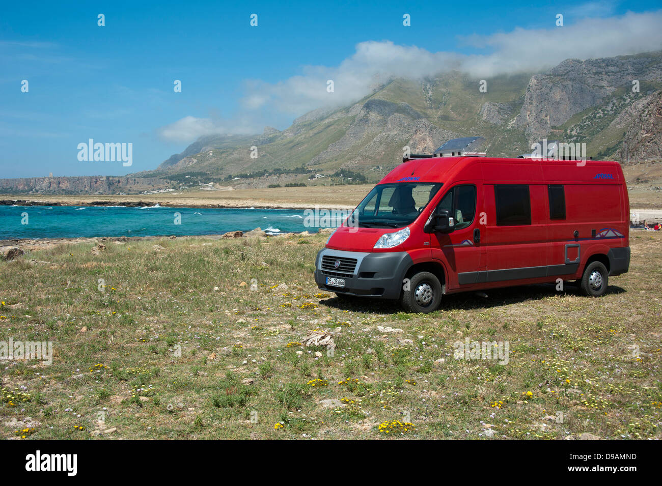Camping car, Paysage, Baie de Cofano, Sicile, Italie , Wohnmobil, Landschaft, Bucht von Cofano, sicilia, Italie, Golfo di Cofa Banque D'Images