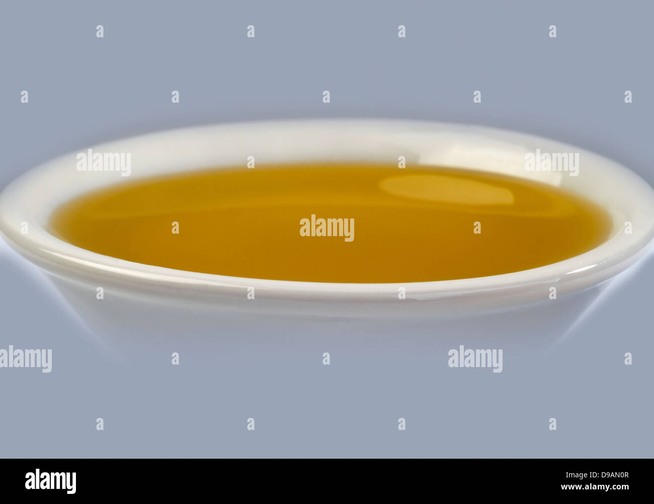 - L'huile d'olive vierge, pure, pas filtré Banque D'Images