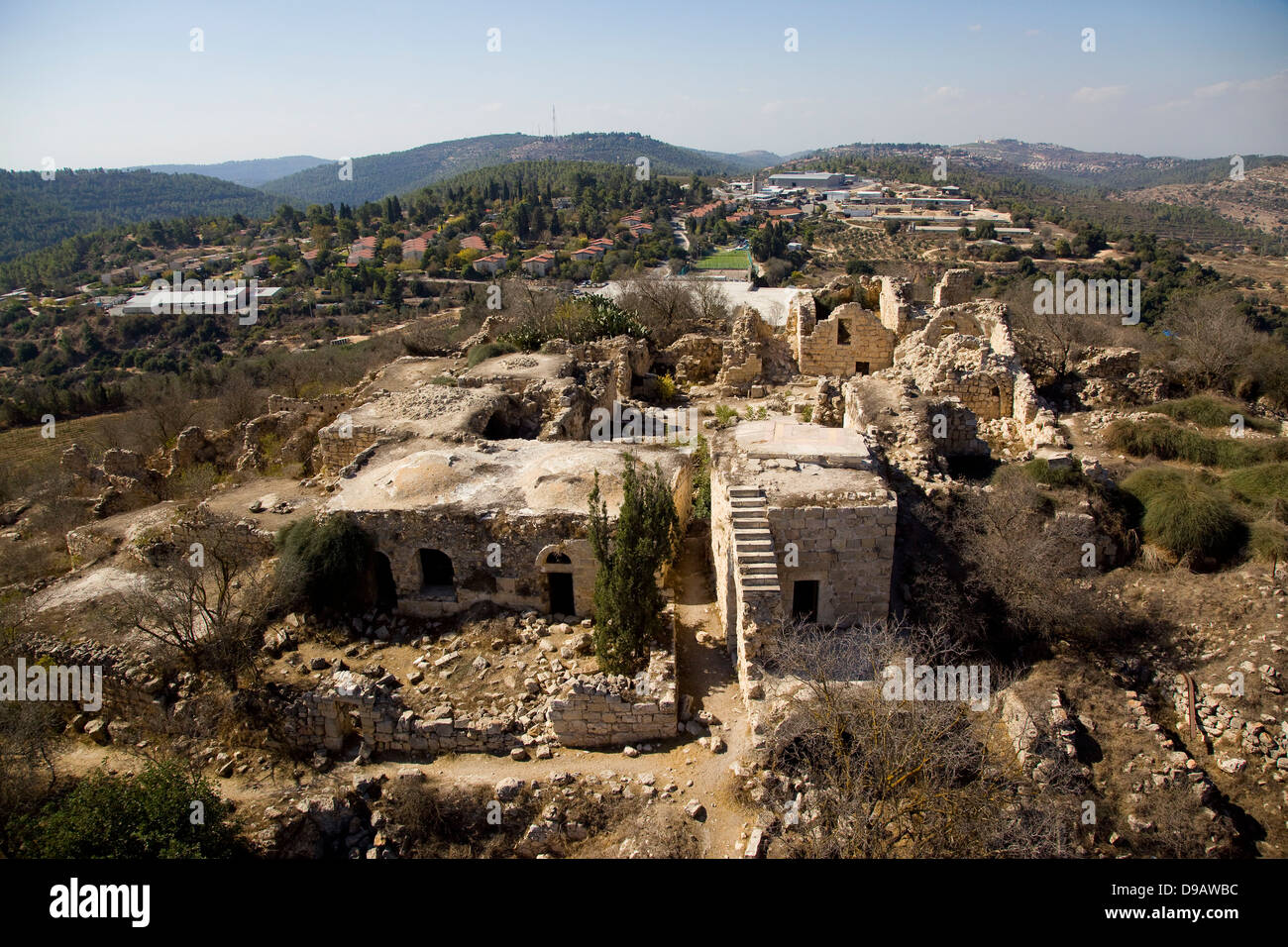 Une vue aérienne des ruines de le village arabe de Suba et Château Belmont dans Tzova. Banque D'Images