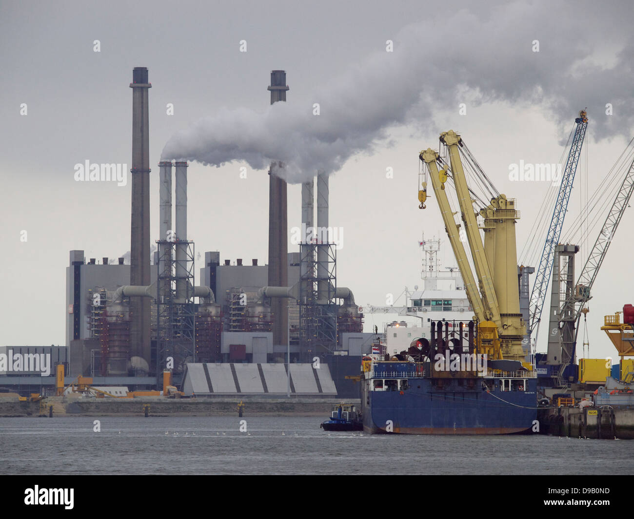 Nouvelle usine à charbon de l'énergie Eon sur la Maasvlakte 2, le port de Rotterdam est l'un des plus grands consommateurs d'énergie dans le pays. Banque D'Images