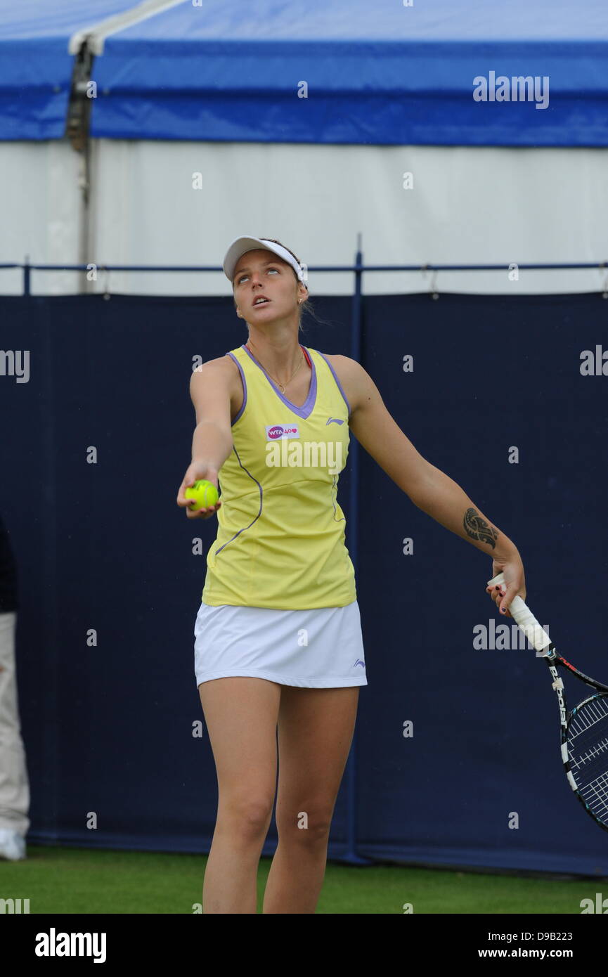 Kristyna Pliskova en provenance de République tchèque avec un tatouage sur son bras lors de son match contre sœur Karolina Banque D'Images