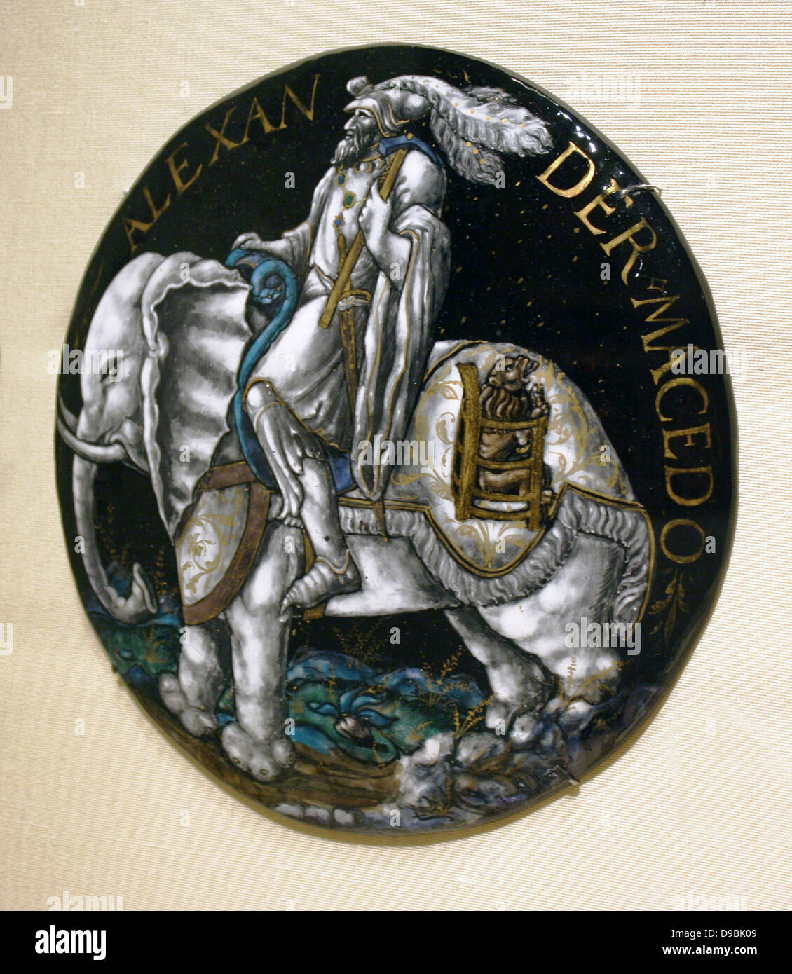 Médaillon : Jules César. En partie, de l'émail sur cuivre, doré. Attribuée à l'atelier de Colin Nouailher (act. 1539 d. après 1571) Limoges, à propos de 1541 ou plus tard. Banque D'Images