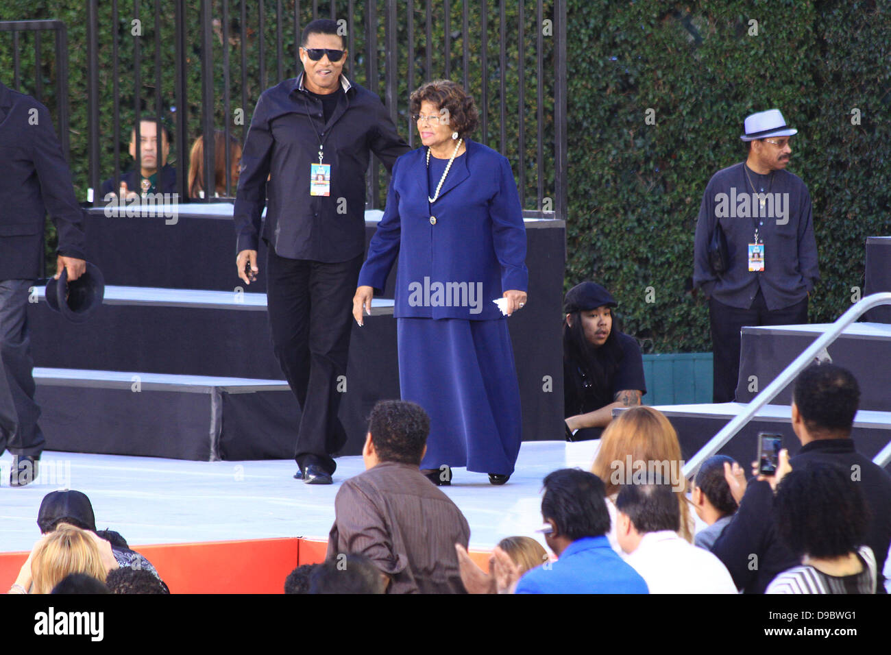 Katherine Jackson, Tito Jackson Michael Jackson's Famille et enfants honorent leur père au Grauman's Chinese Theatre de Los Angeles, Californie - 26.01.12 Banque D'Images